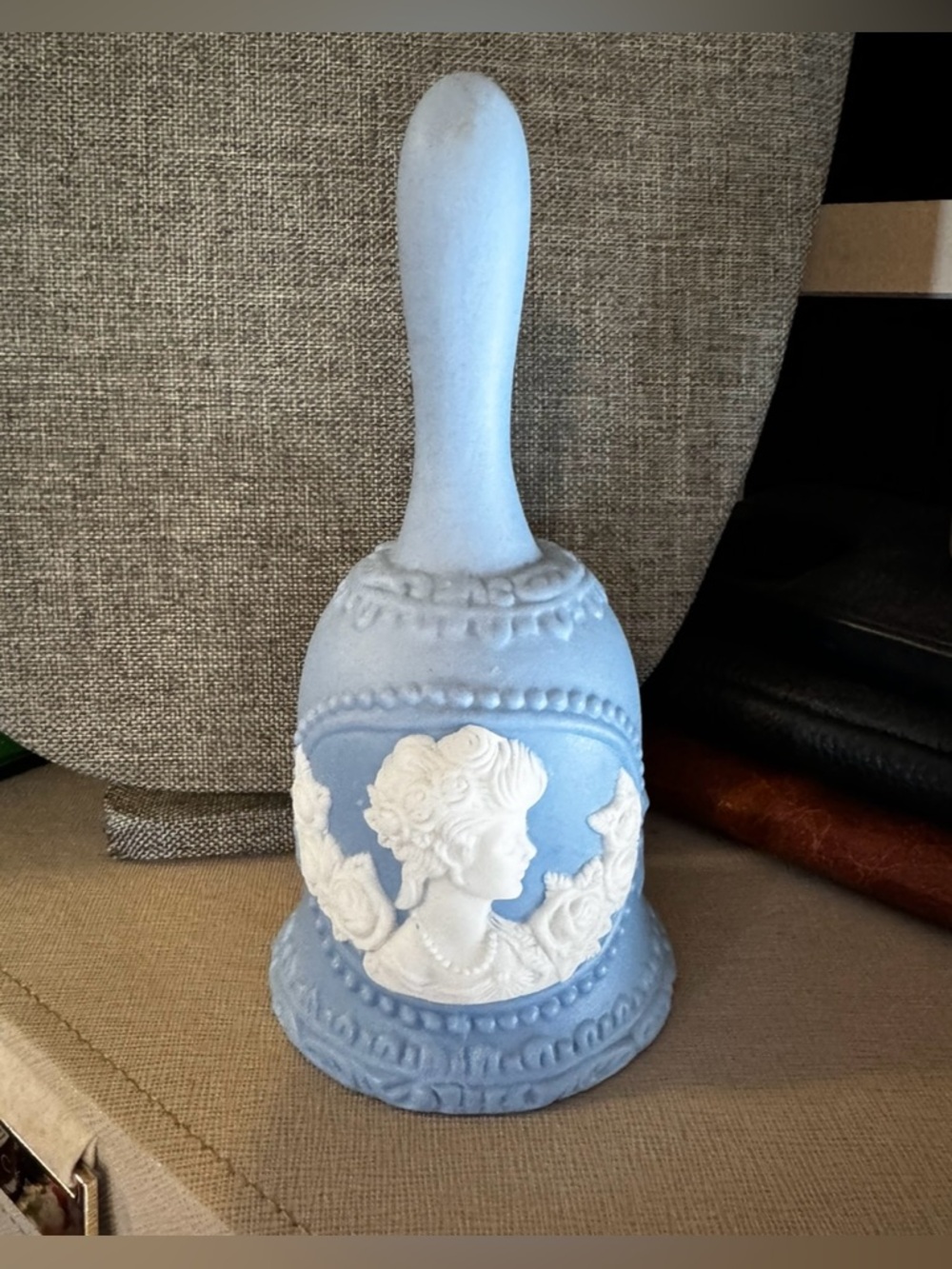 Cameo Bell-Vintage ✨